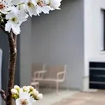 Nashi Garden Split With View & Parking Apartment