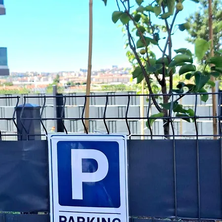 Apartment Nashi Garden Split With View & Parking