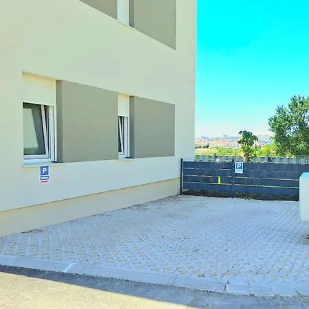 Nashi Garden Split With View & Parking Apartment
